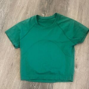 Lululemon cropped shirt